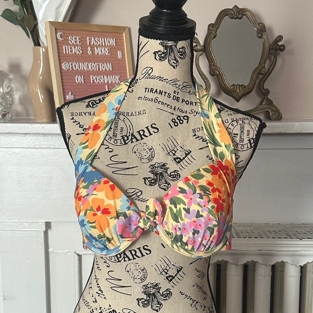 ADORE ME - Floral Bikini Top